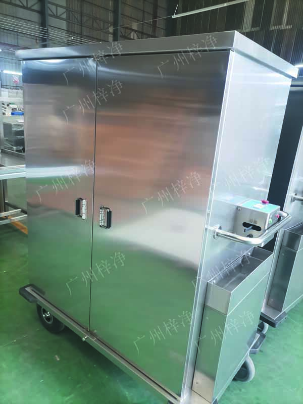 密閉式滅菌器械物品電動(dòng)轉(zhuǎn)運(yùn)車采用304拉絲不銹鋼板面板厚度：≥1.2mm,表面作拉絲亞光處理。